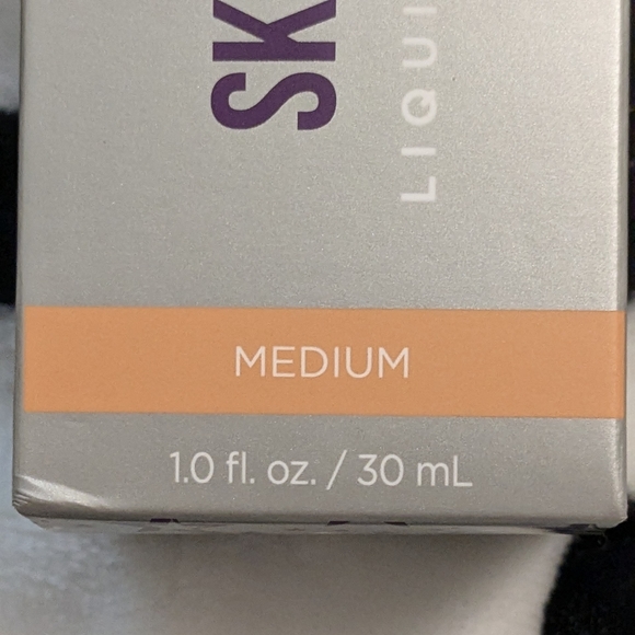 LWYA Skintastic Air Brush Liquid Foundation In Medium - New In Box - Picture 3 of 9